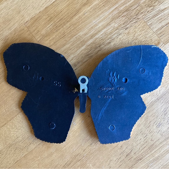 1968 Set of gold Butterfly wall hangings - Picture 8 of 12